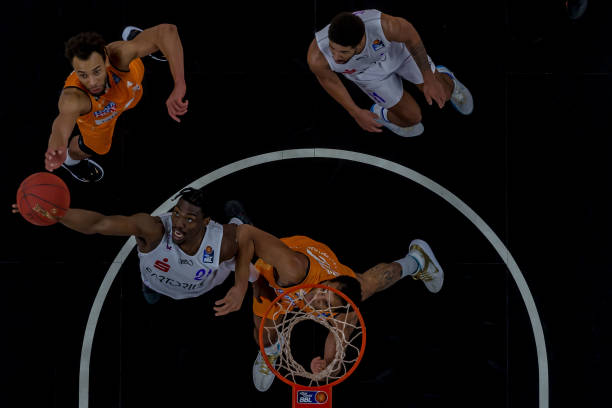 他的发球凶 他的发球凶